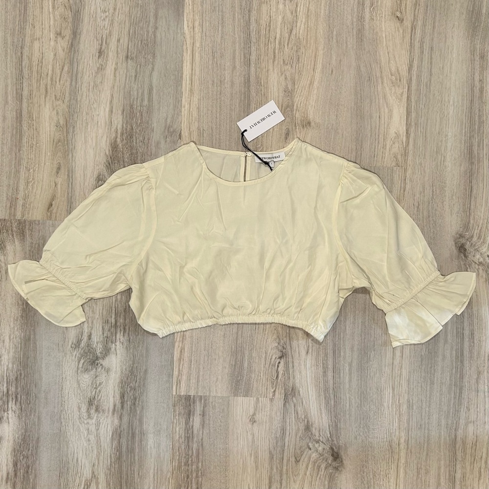 NWT WeWoreWhat Ruffle Short Sleeve Ivory Crop Top Blouse Keyhole Back Size L